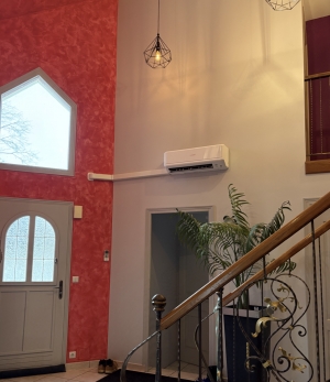 Contemporary Detached House with Swimming Pool and More