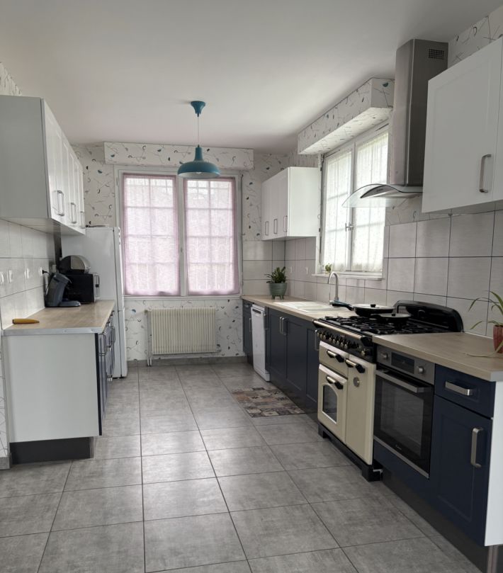 Detached House with Landscaped Garden