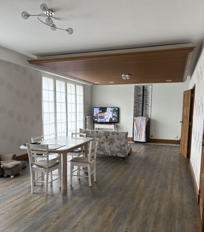 Detached House with Landscaped Garden