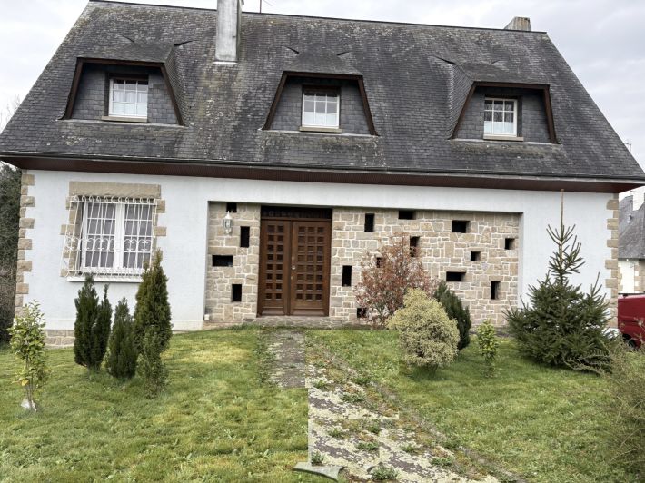 Detached House with Landscaped Garden