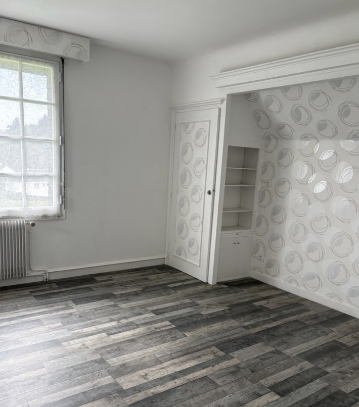 Detached House with Landscaped Garden