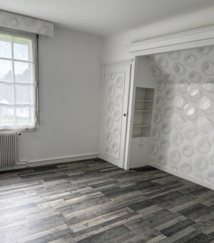 Detached House with Landscaped Garden