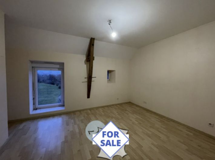 Farmhouse and Outbuildings with Land