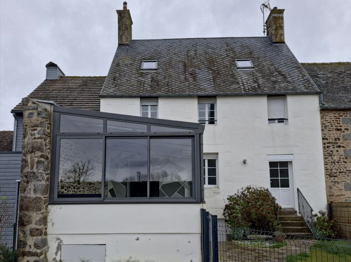 Traditional House with Garden