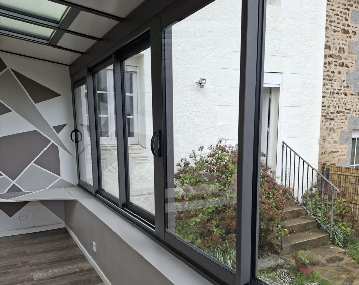 Traditional House with Garden