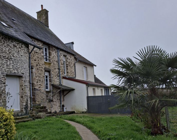 Traditional House with Garden