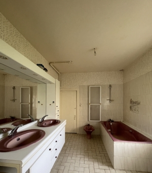 Detached Country House with Outbuildings