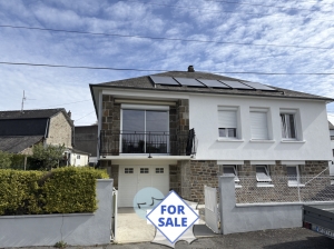 Detached House with Landscaped Garden