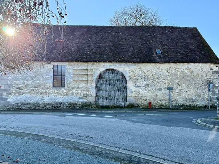 Former Presbytery House with Outbuildings