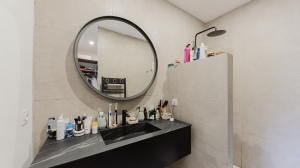 Stunning Detached House with Swimming Pool