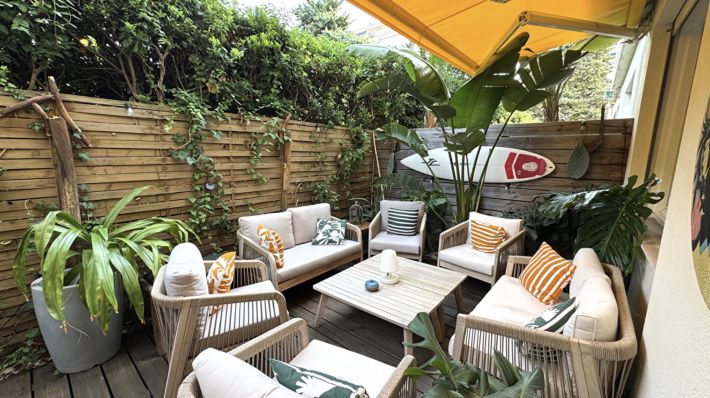 Beautiful Apartment with Outside Space