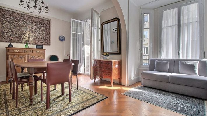 Beautiful Apartment in Heart of Town