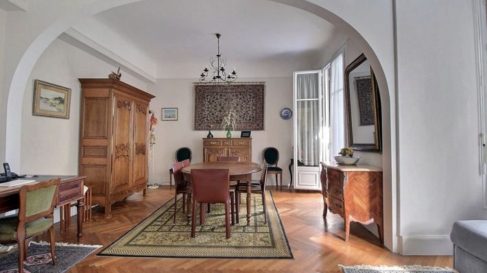 Beautiful Apartment in Heart of Town