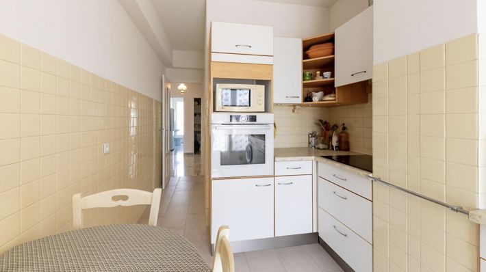 Beautiful Corner Apartment For Sale