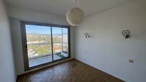 Apartment with Balconies and Sea View