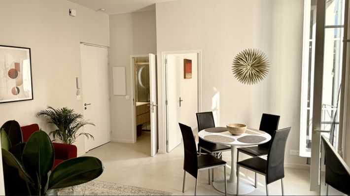 Lovely Apartment in Delightful Building