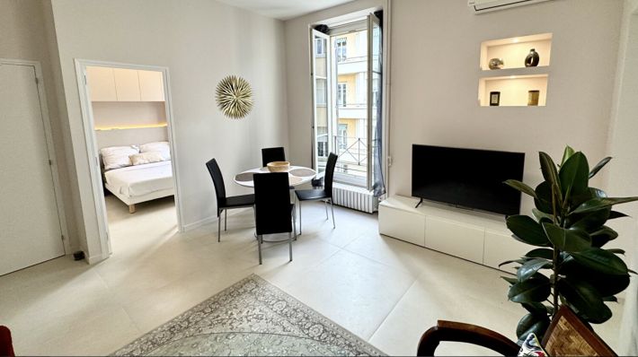 Lovely Apartment in Delightful Building