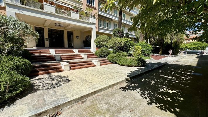 Lovely Apartment in Delightful Building