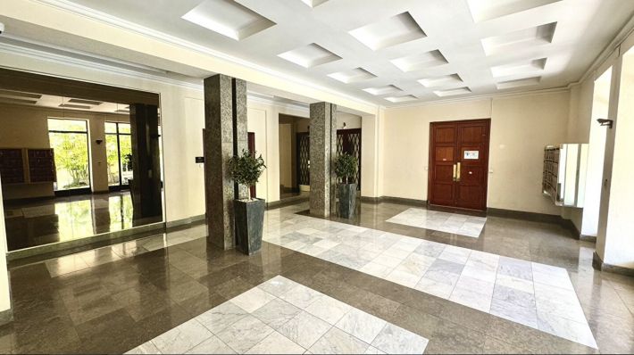 Lovely Apartment in Delightful Building