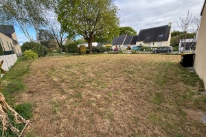 Detached House with Garden
