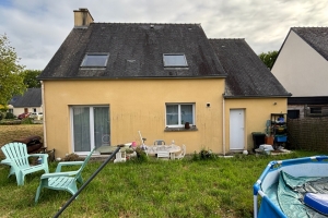 Detached House with Garden