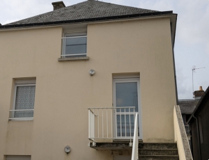 Duplex Apartment in Heart of Town