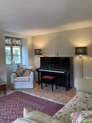 Beautiful Detached House, Heated Pool And Paddock