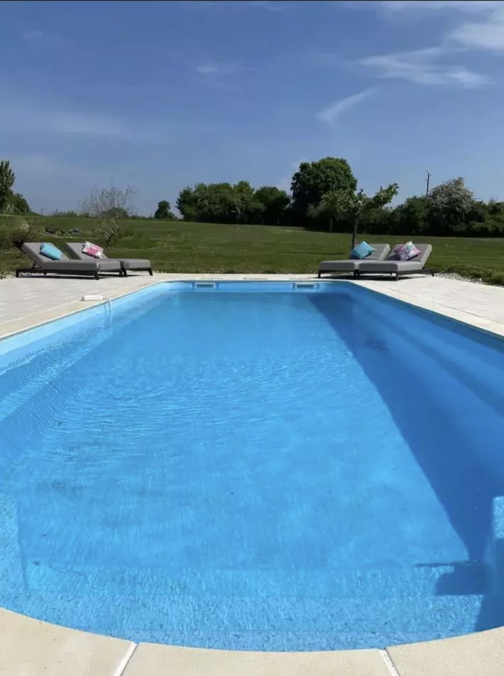Beautiful Detached House, Heated Pool And Paddock