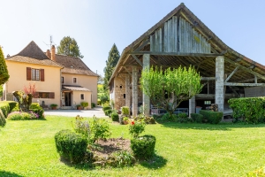 Stunning Period Property with Outbuildings