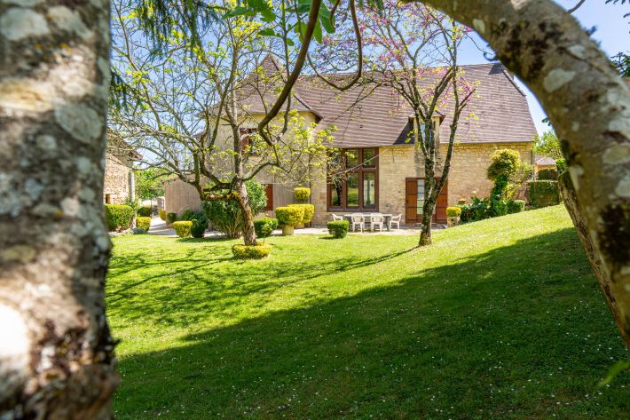 Stunning Period Property with Outbuildings