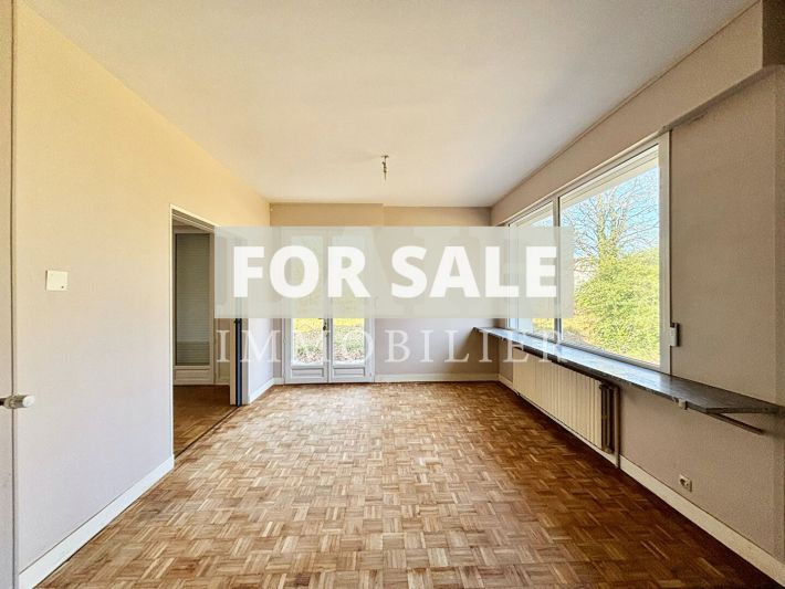 Large Detached House with Lovely Mature Garden