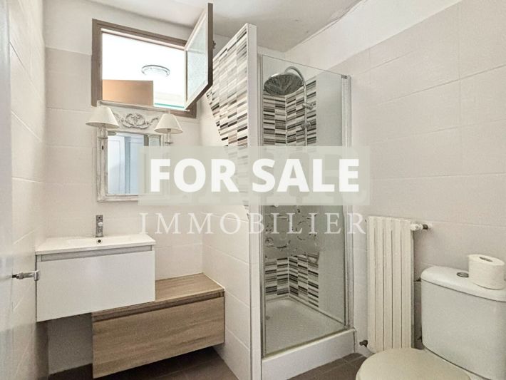 Large Detached House with Lovely Mature Garden