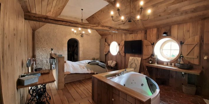 Detached Country House with Many Features