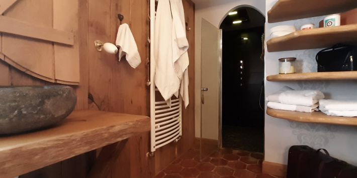 Detached Country House with Many Features