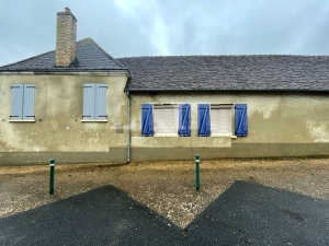 Detached House with Attached Outbuilding