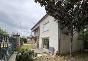 Detached House with Garden