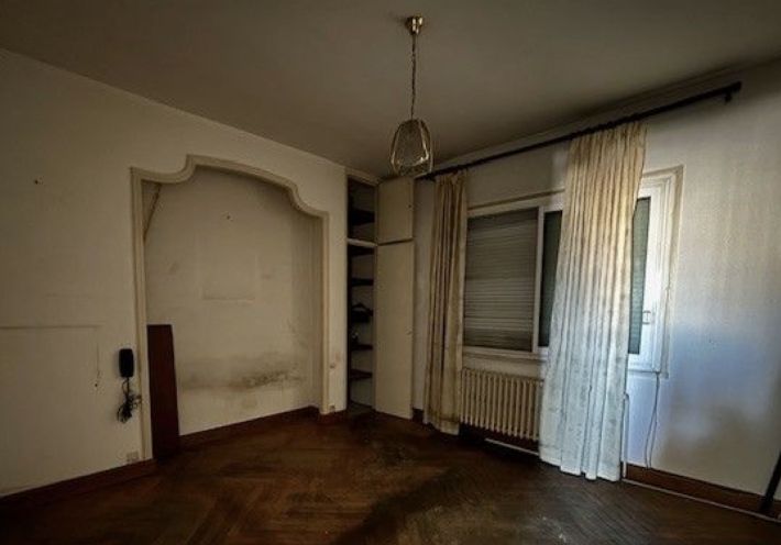 Detached House with Garden
