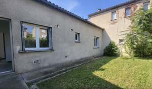 Villa with Garden in Nice Part of Town