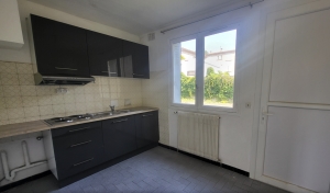 Villa with Garden in Nice Part of Town