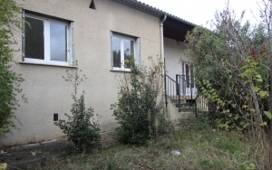 Villa with Garden in Nice Part of Town