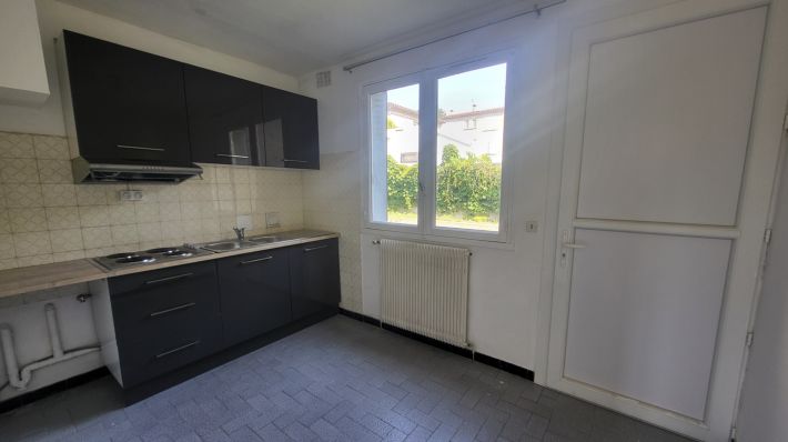 Traditional House with Garden