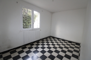 Traditional House with Garden