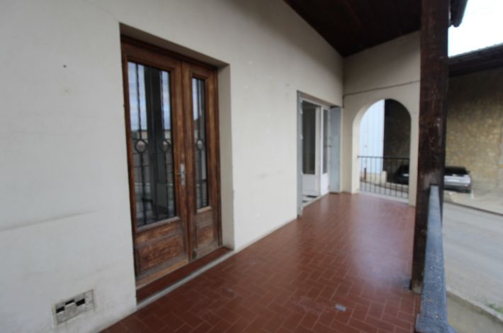 Traditional House with Garden