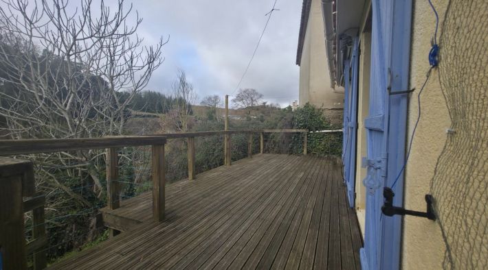 Villa with Pool in Green Peaceful Environment