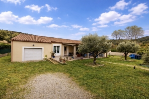 Modern Detached Villa with Mature garden with Open Views