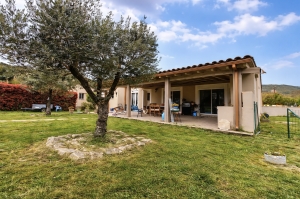 Modern Detached Villa with Mature garden with Open Views