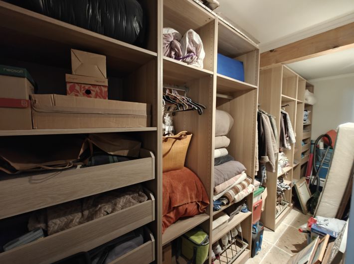 Modern Detached Villa with Mature garden with Open Views