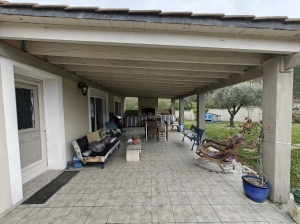 Modern Detached Villa with Mature garden with Open Views