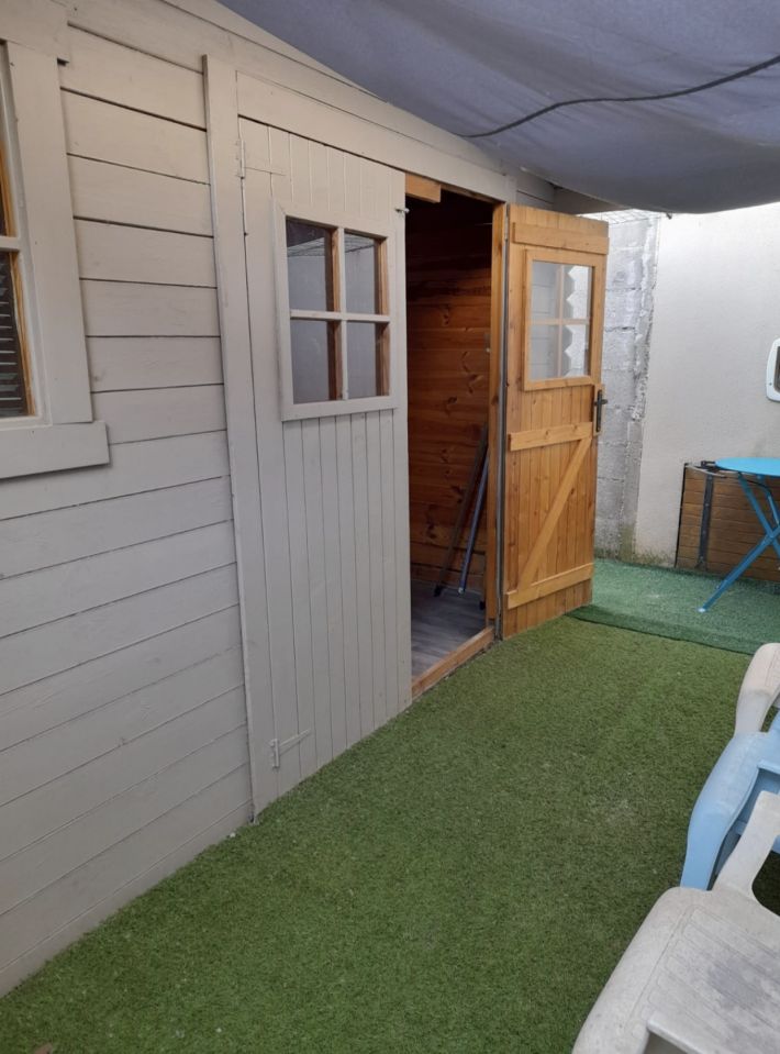 Modern Detached Villa with Mature garden with Open Views