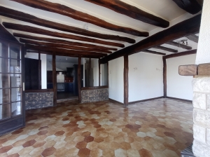 Beautiful Detached House with Garden